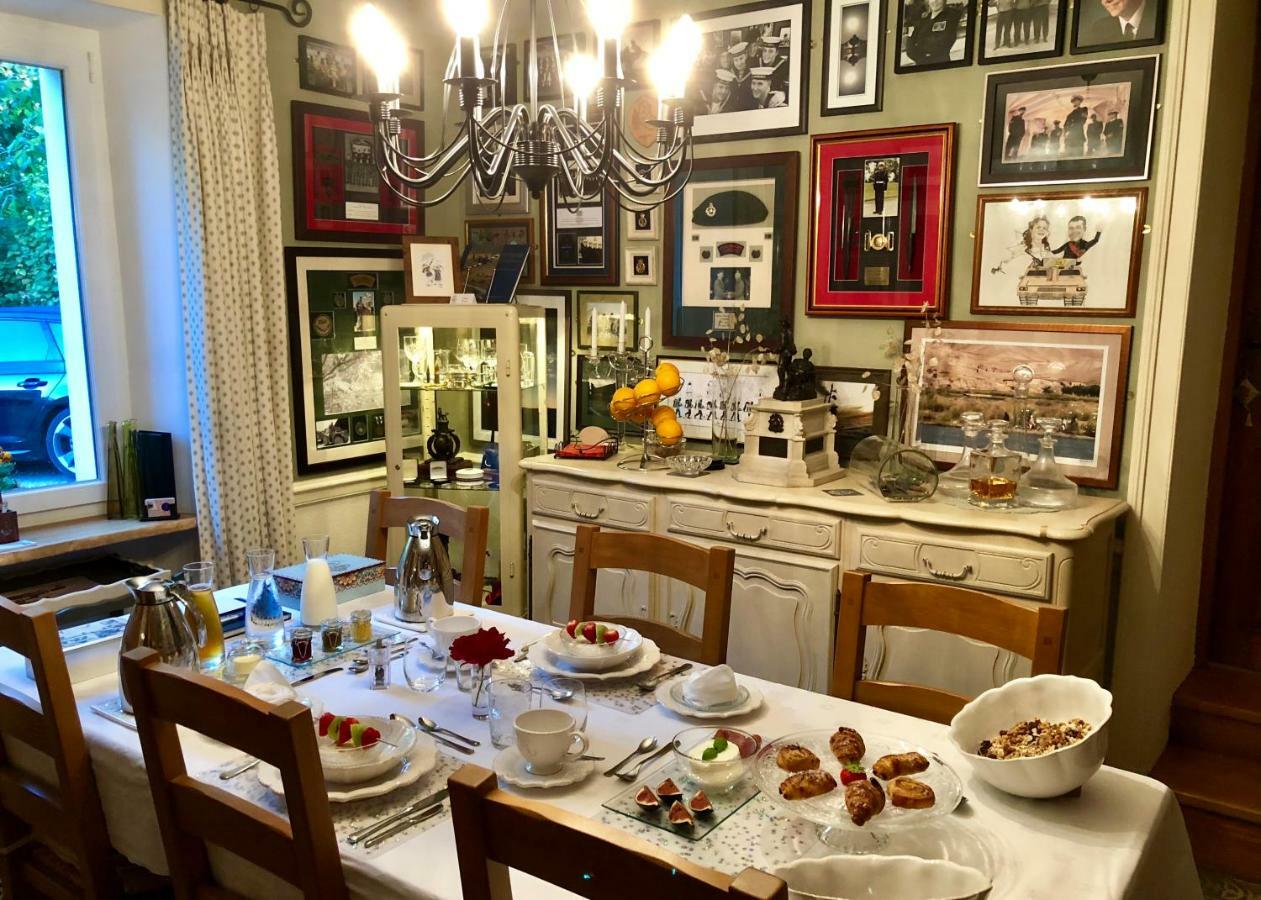 Navy & Co Bed and Breakfast Houesville Exteriör bild
